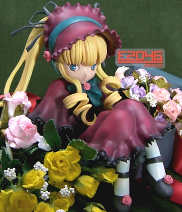 главная фотография Shinku Sitting in Box