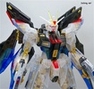 фотография MG ZGMF-X20A Strike Freedom Gundam Clear Color Ver.