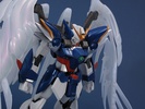 фотография MG XXXG-00W0 Wing Gundam Zero Custom Pearl Mirror Coating Ver.