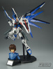 фотография Dramatic Combination MG ZGMF-X10A Freedom Gundam Ver. 2.0 + Figure-rise Bust Kira Yamato