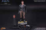 фотография Movie Masterpiece The Terminator T-800 Battle Damaged Ver.