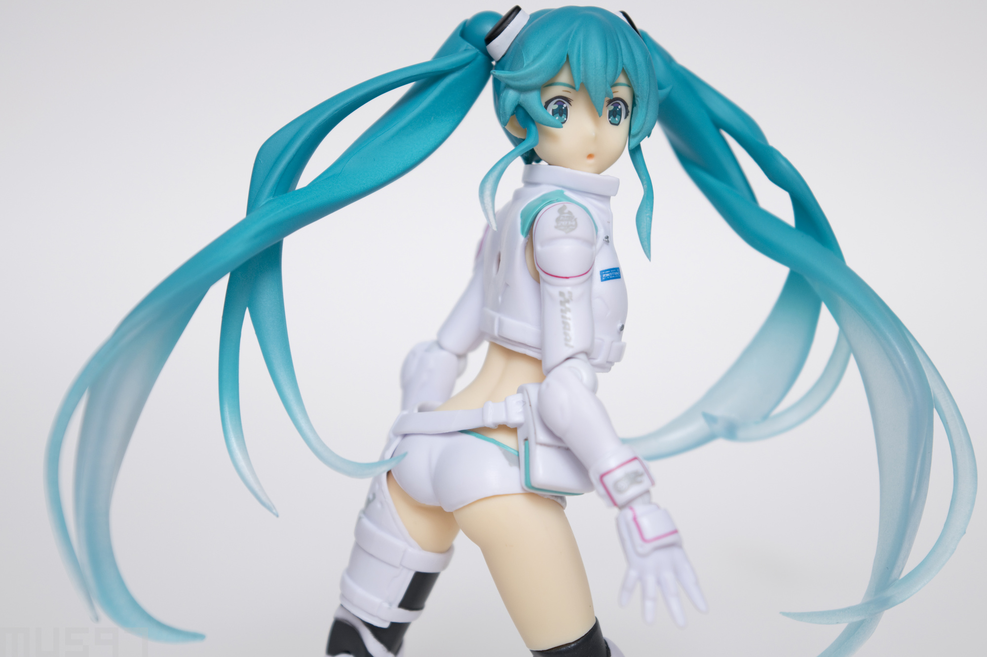 Отмеченные фигурки: figma Hatsune Miku Racing 2014 EV Mirai Ver. 