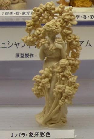 главная фотография Alphonse Mucha Figure Museum: LES FLEURS LA ROSE (ivory)