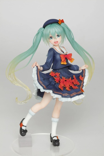 главная фотография Hatsune Miku 3rd season Autumn Ver.