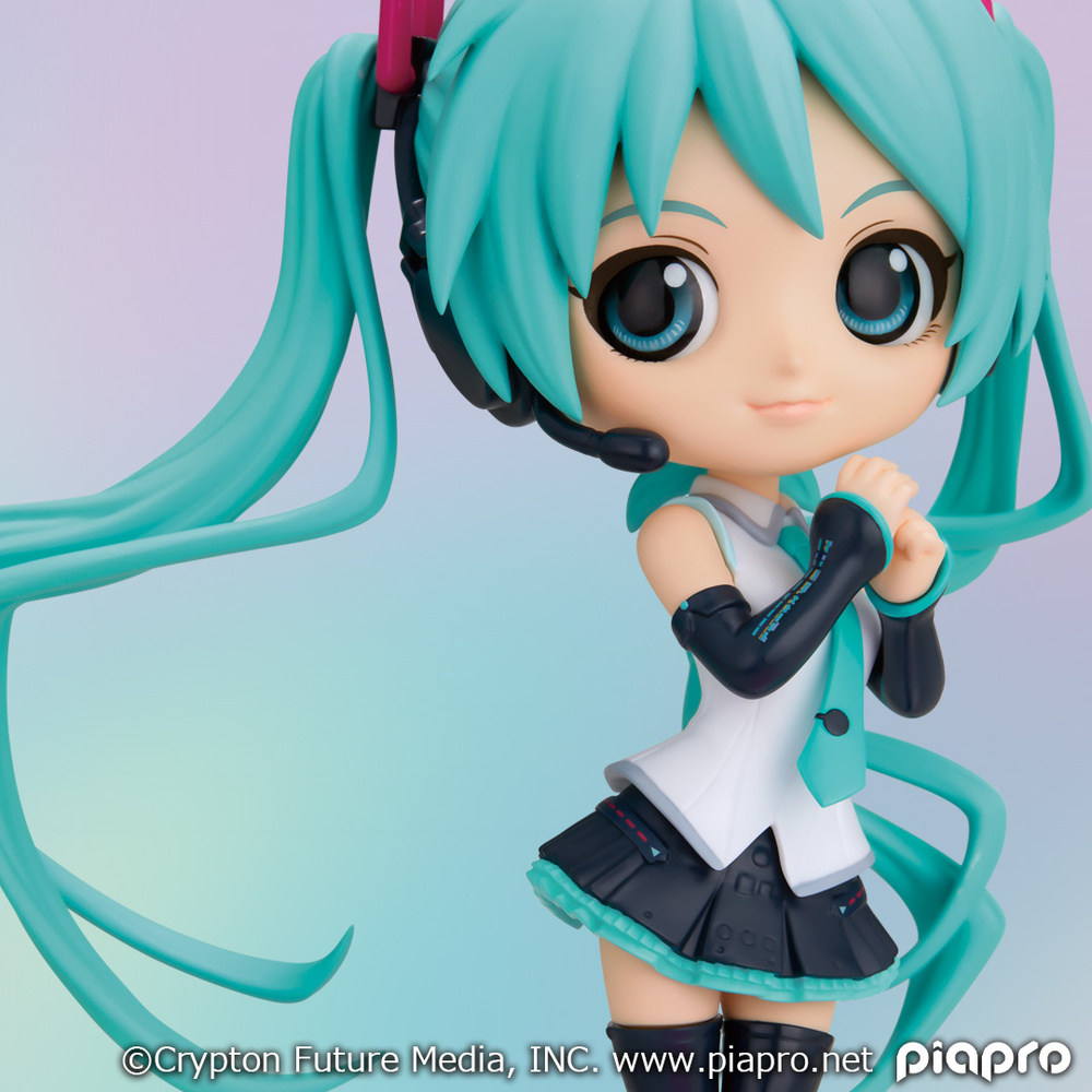 Q Posket Hatsune Miku V4X Style Ver. B - My Anime Shelf