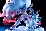 фотография Pokémon Center Original Figure Hisui Zorua & Hisui Zoroark