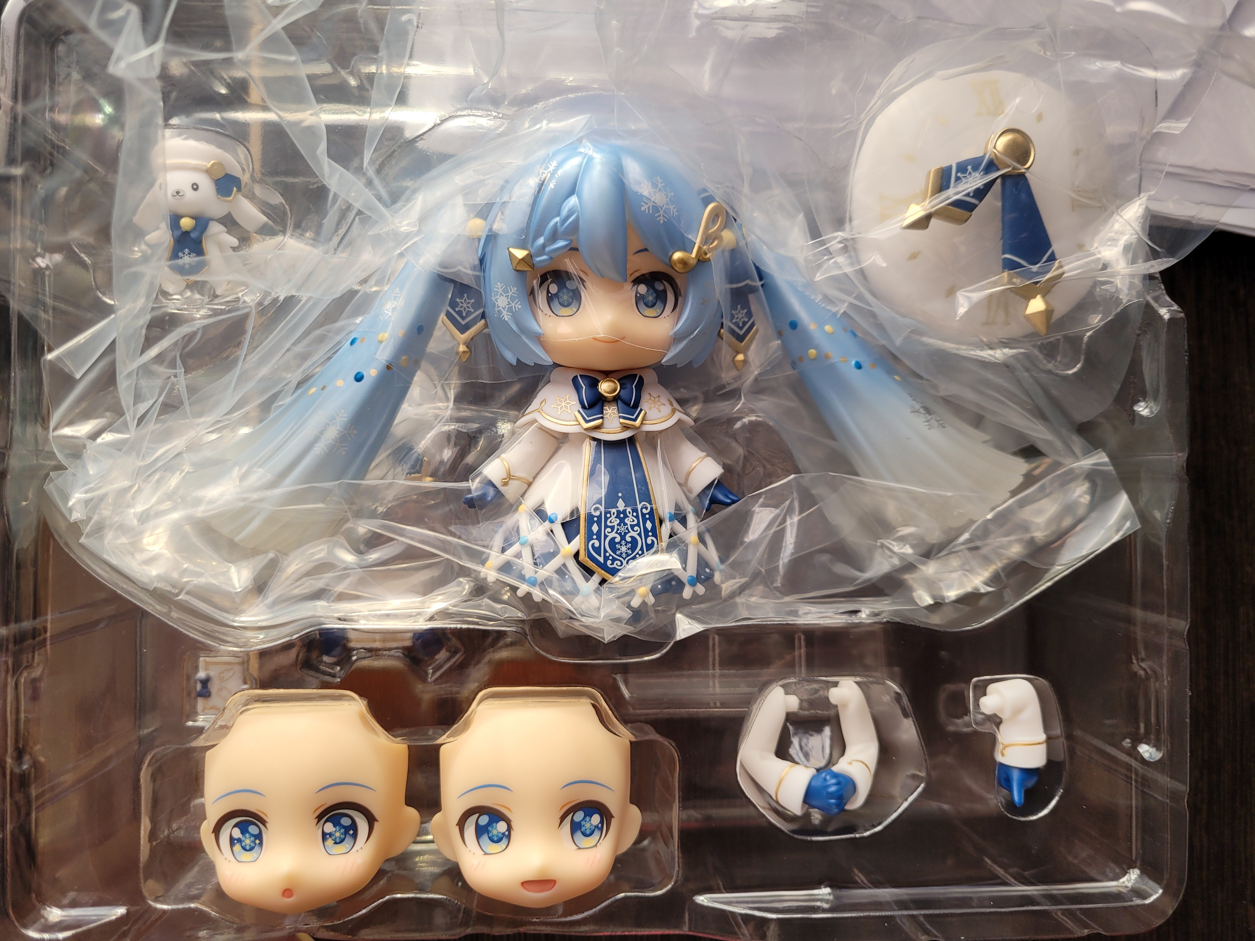 Nendoroid Snow Miku Glowing Snow Ver. - Shrine of plastic - My Anime Shelf