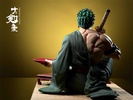 фотография Watching Moon Roronoa Zoro